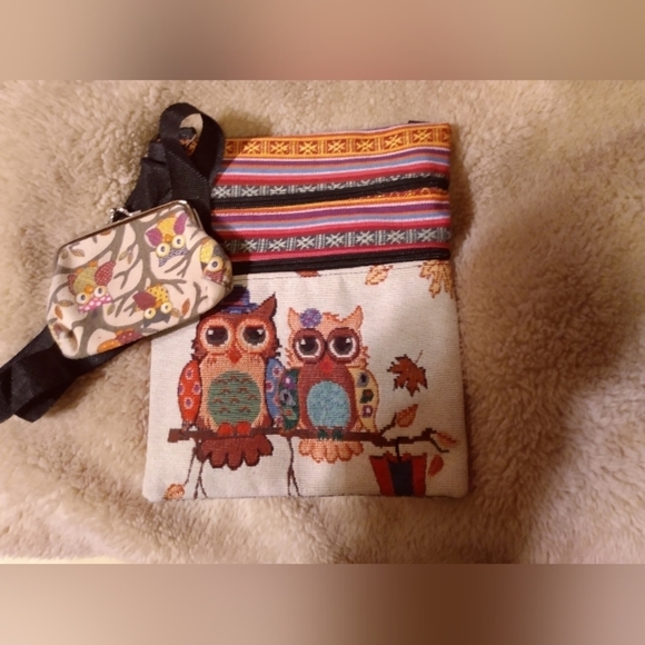 Handbags - NWOT! OWL 🦉 Embroidery Crossbody Purse With Coin 👛